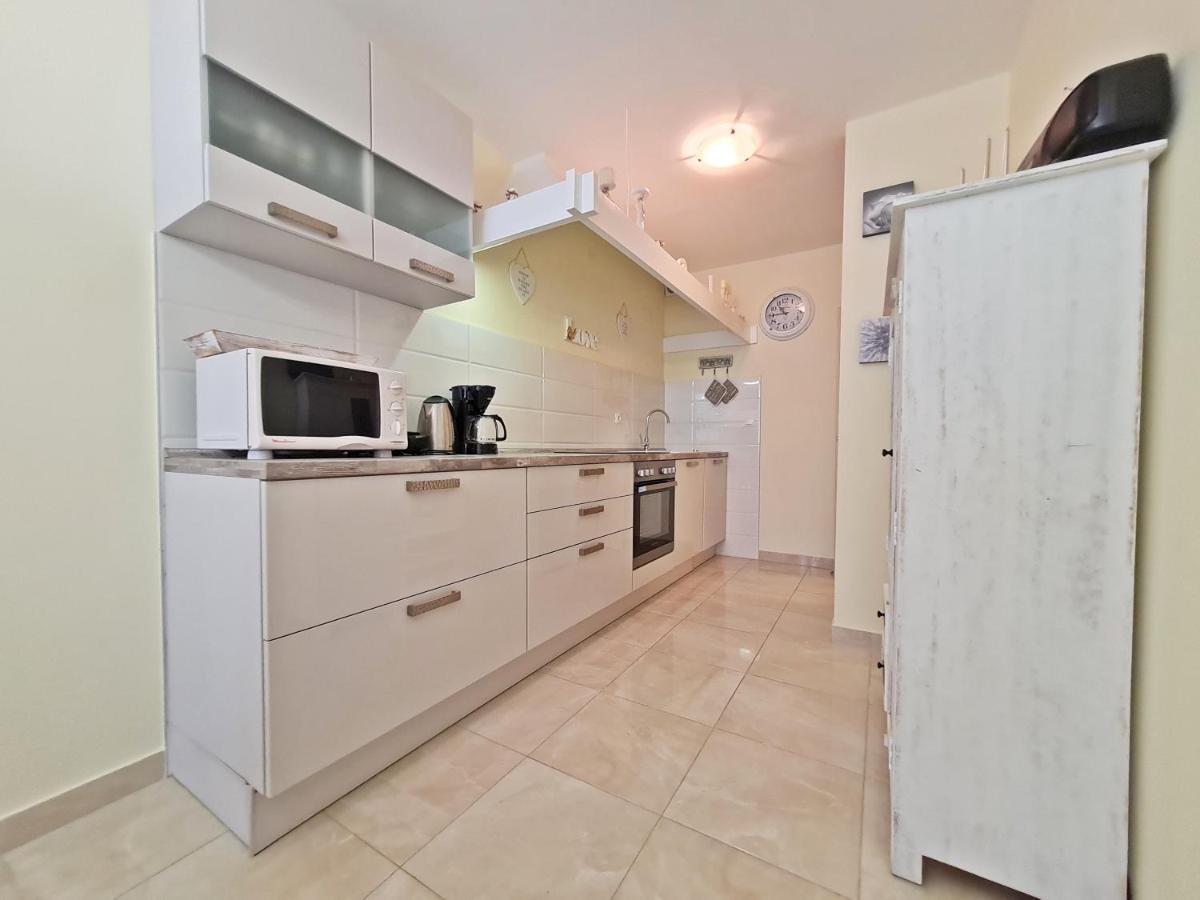 Beach Apartment Ivana โอมิช ภายนอก รูปภาพ