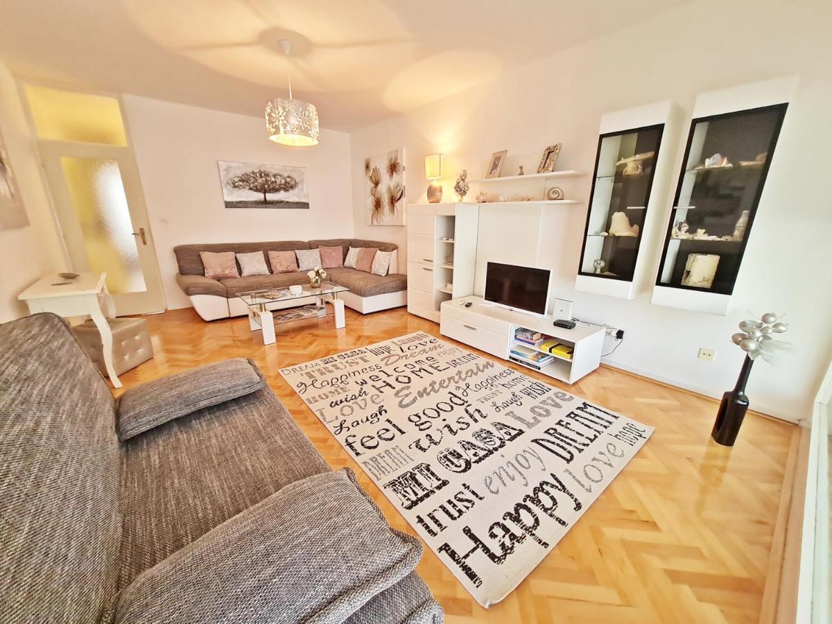 Beach Apartment Ivana โอมิช ภายนอก รูปภาพ