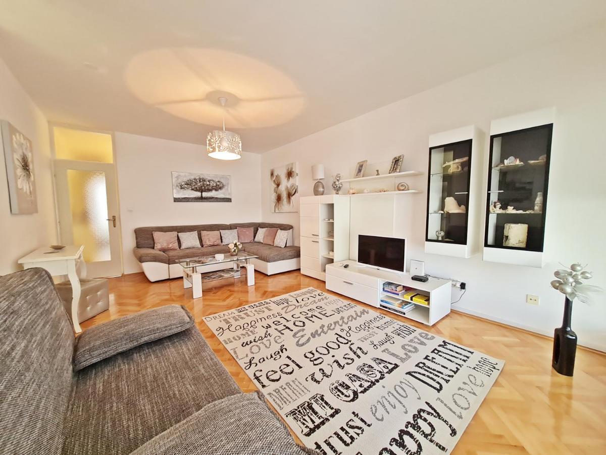 Beach Apartment Ivana โอมิช ภายนอก รูปภาพ